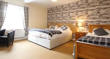 Acorn Guest House