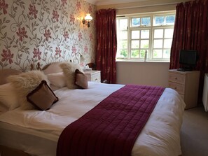 Standard Double or Twin Room, Ensuite, Mountain View