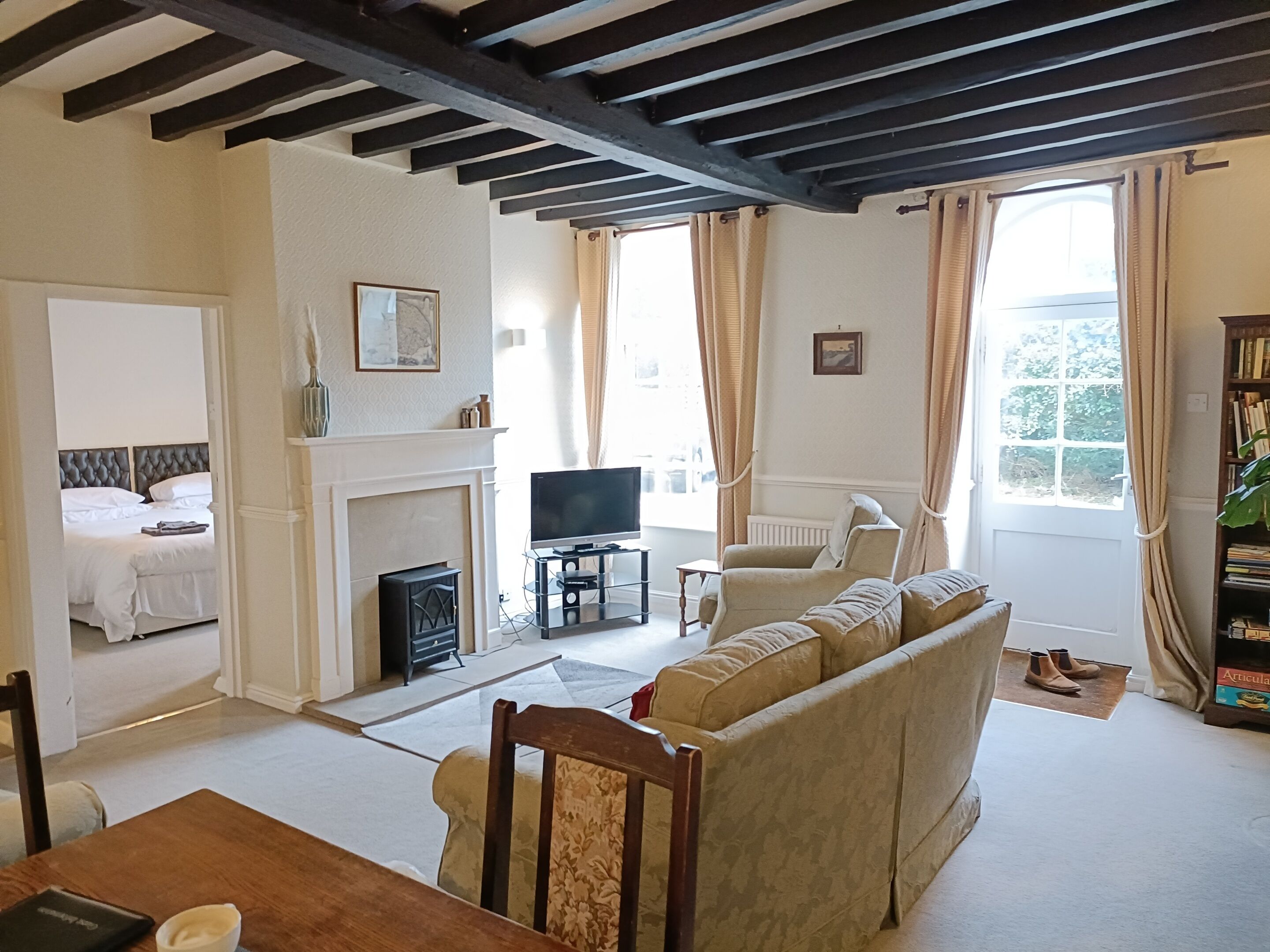 standard cottage, private bathroom (mrs page) | lounge