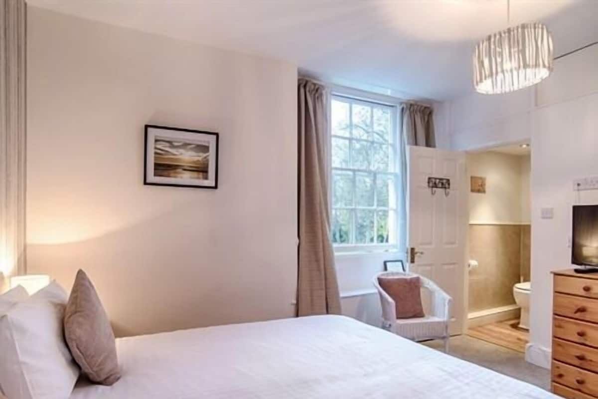 Standard Double or Twin Room, Ensuite (Number 9)
