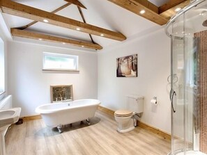 Superior Double or Twin Room, Ensuite (Number 8) | Bathroom | Hair dryer, towels, toilet paper - The Grove Cromer (Cromer)