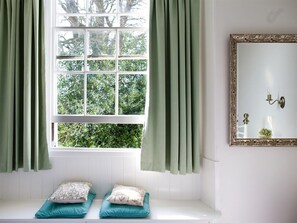Premium bedding, individually decorated, individually furnished - The Grove Cromer (Cromer)