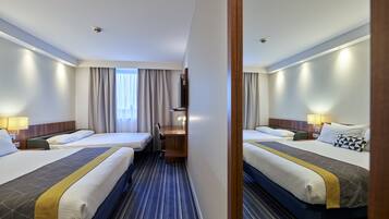 Standard Room, 1 Queen Bed with Sofa bed (Free Breakfast) | Premium bedding, in-room safe, desk, soundproofing