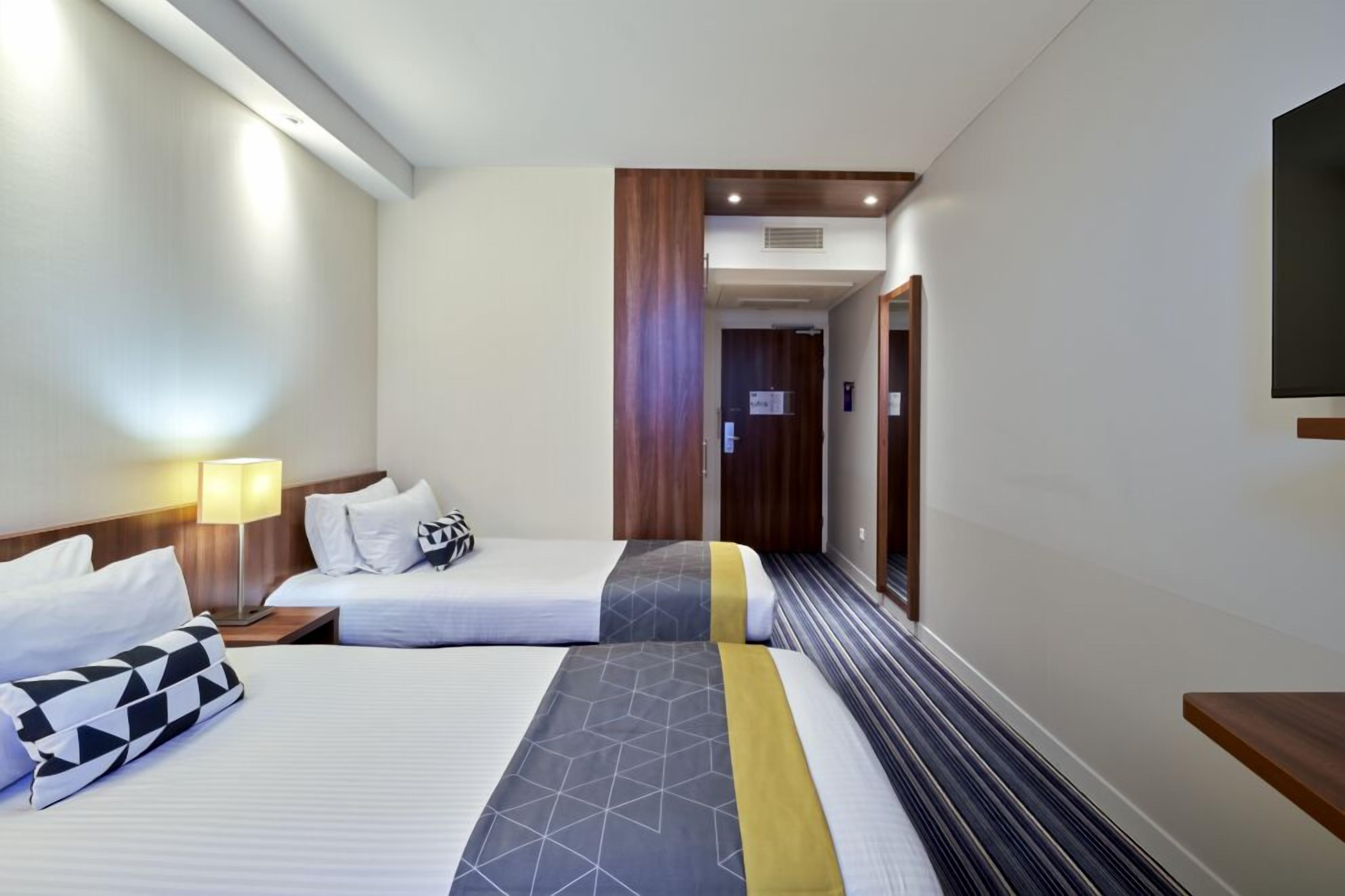 Rom – standard, 2 enkeltsenger (Free Breakfast) | Sengetøy av topp kvalitet, safe på rommet, skrivebord og lydisolert