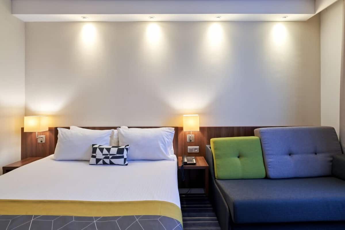 Literie de qualité supérieure, coffres-forts dans les chambres, bureau