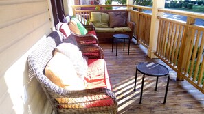 Balcony - Ottawa Backpackers Inn (Ottawa)