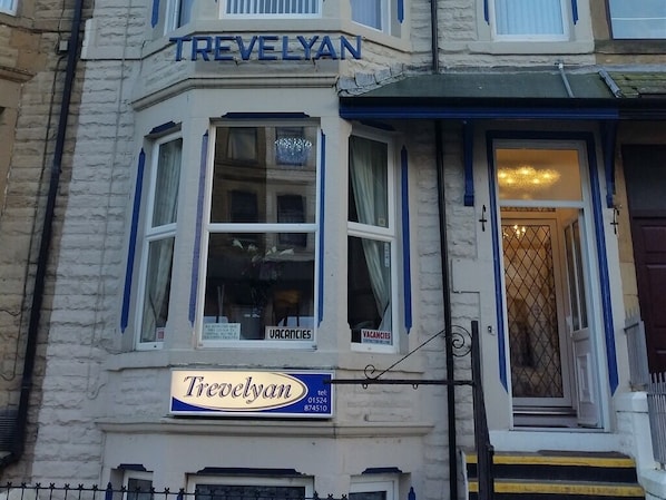 Exterior - The Trevelyan Guest House (Morecambe)