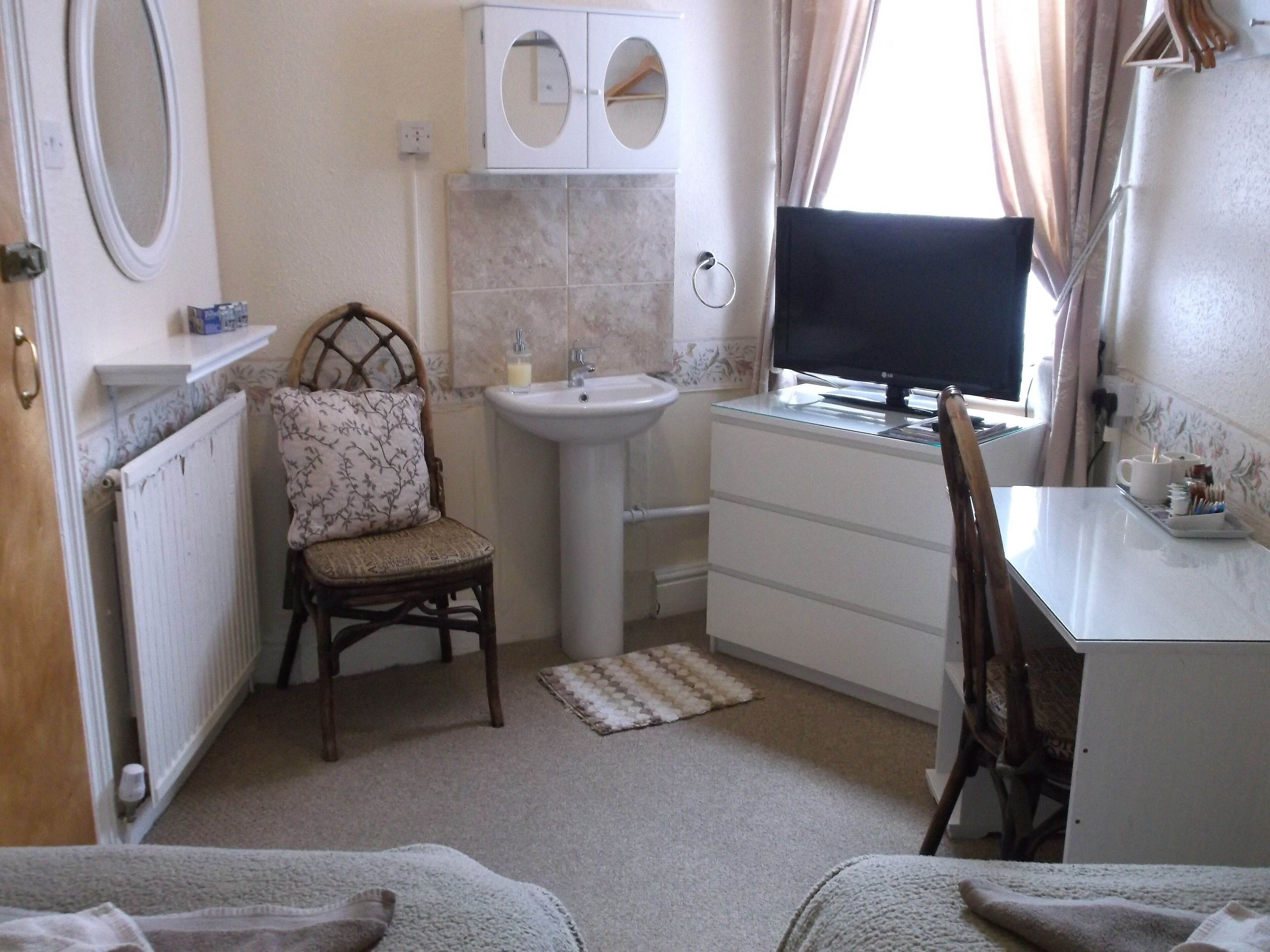 Twin Room, Shared Bathroom (*Ground Floor)