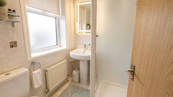 Double Room, Ensuite, Sea View (room 4 first floor) | Bathroom