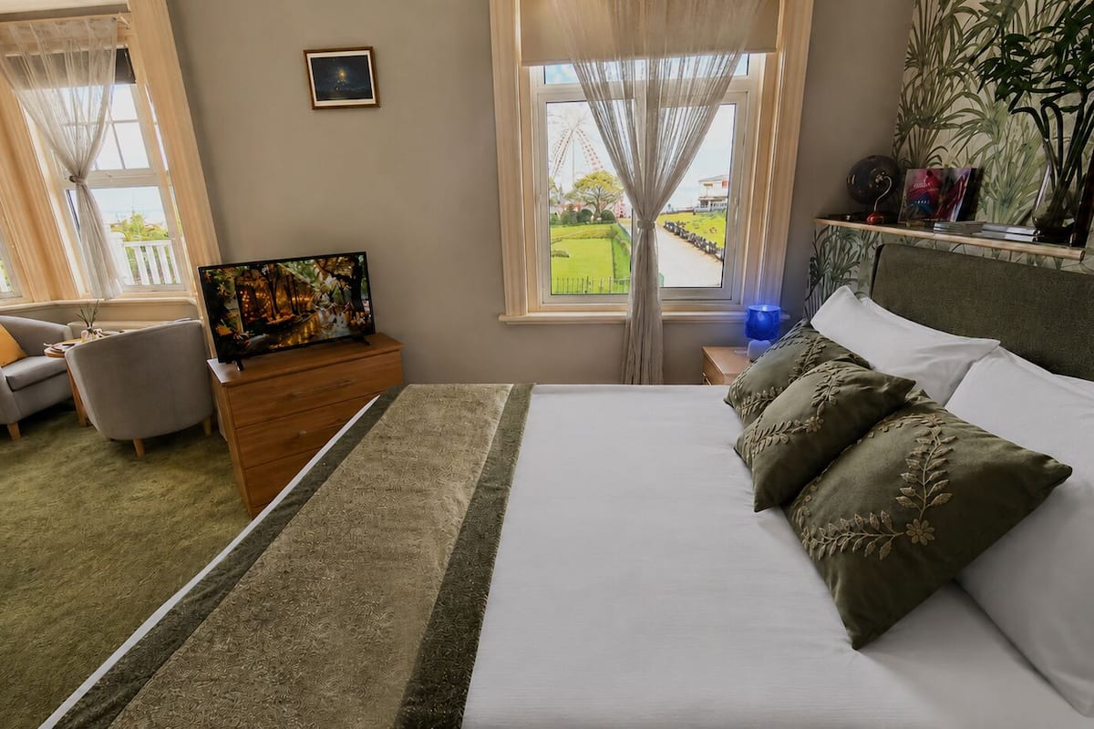 Superior Double Room, Ensuite, Sea View (Balcony- First Floor)
