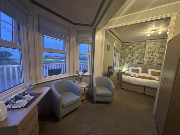 Habitación doble superior, baño en la habitación, vista al mar (Balcony- First Floor)