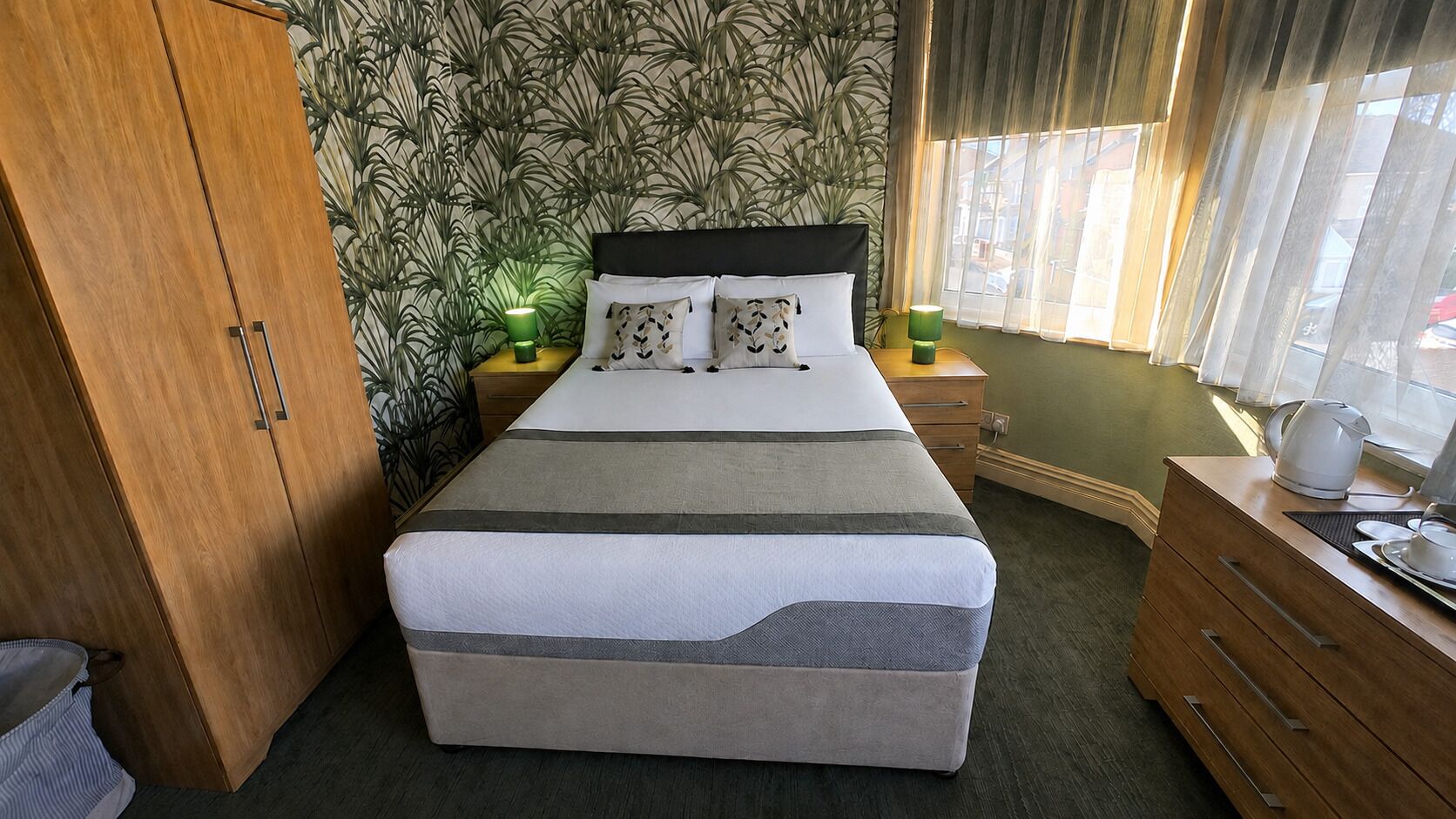 Doppelzimmer, mit Bad, Meerblick (room 4 first floor)