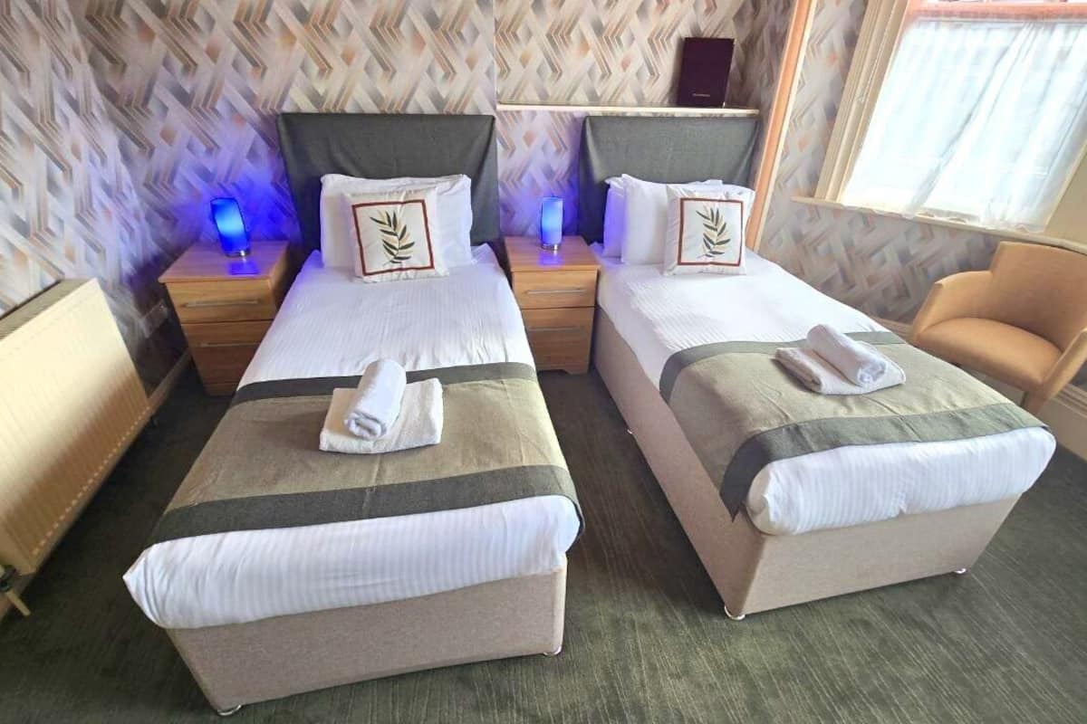 Twin Room, Ensuite (Ground Floor)
