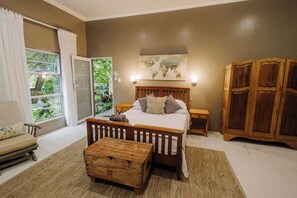 Caja de seguridad en la habitación y decoración personalizada 