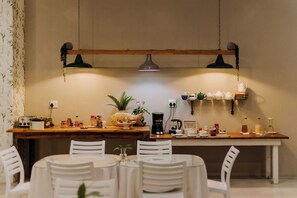 Breakfast buffet - iGwalagwala Guest House (St. Lucia)