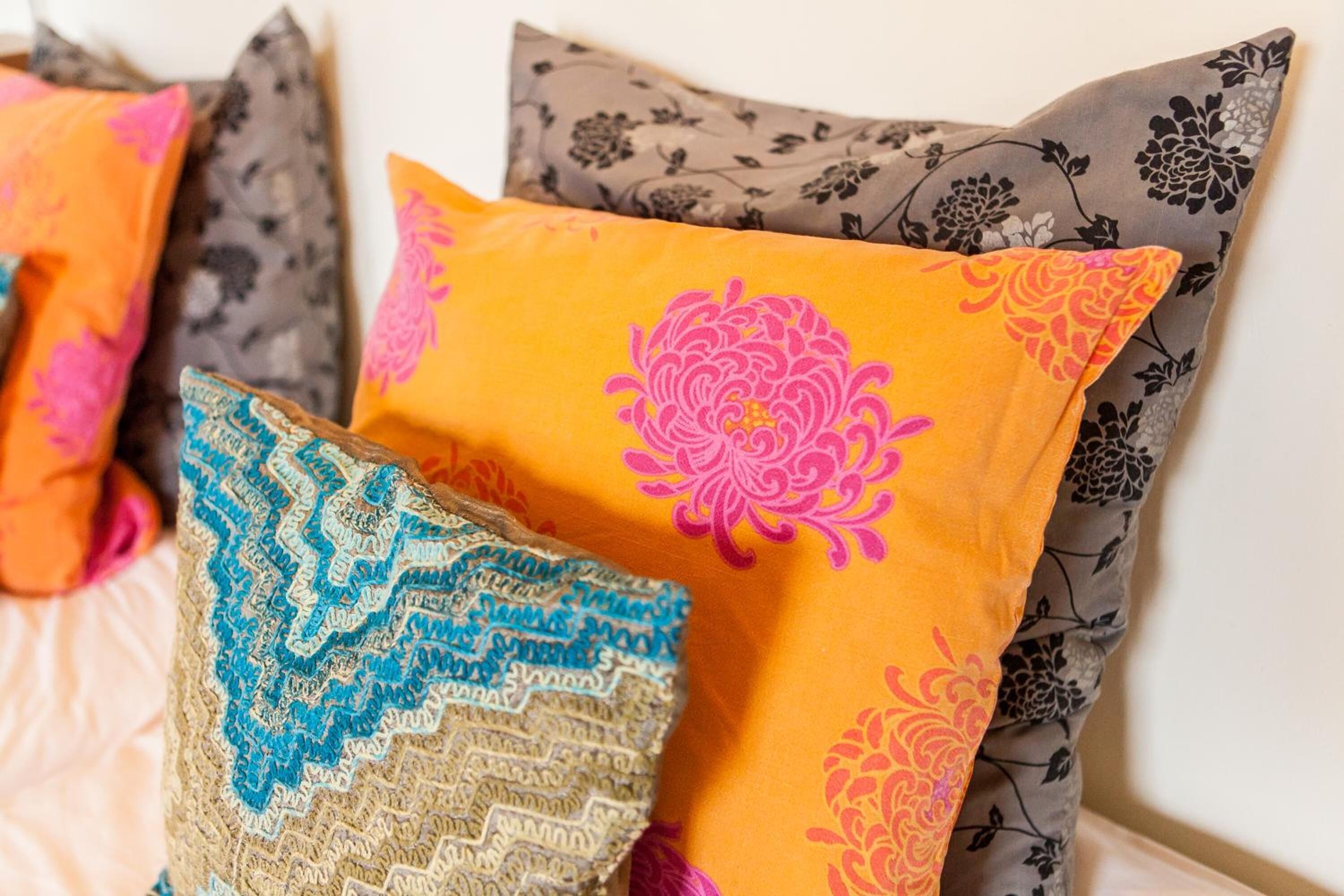 double room | desk, blackout curtains, soundproofing, free wifi