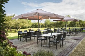 Terrace/patio - Hoevehotel Hof Christina (Vrouwenpolder)