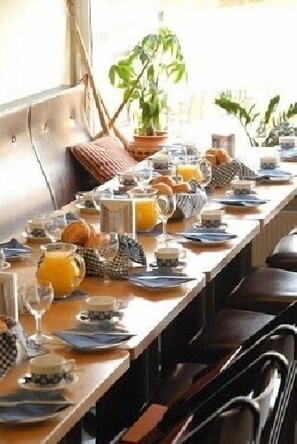 Daily buffet breakfast for a fee