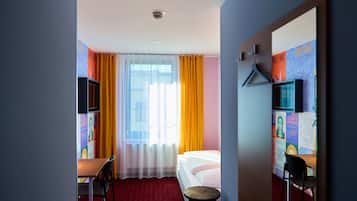 Schreibtisch, laptopgeeigneter Arbeitsplatz, VerdunkelungsvorhÀnge