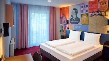 Business-Doppelzimmer, 2 Einzelbetten, zum Innenhof hin | Schreibtisch, laptopgeeigneter Arbeitsplatz, VerdunkelungsvorhÀnge