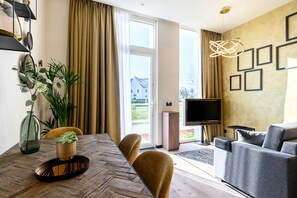 Studio deluxe with kitchen | Minibar, in-room safe, desk, soundproofing - Leopold Hotel Oudenaarde (Oudenaarde)