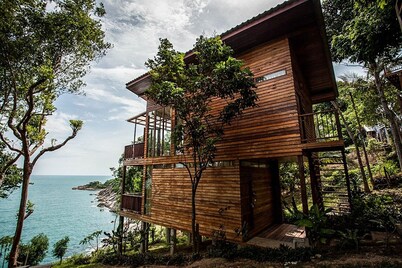 AmaresA Resort & Skybar