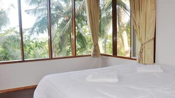 Double Bed Fan Bungalow, Garden View | In-room safe, desk, WiFi