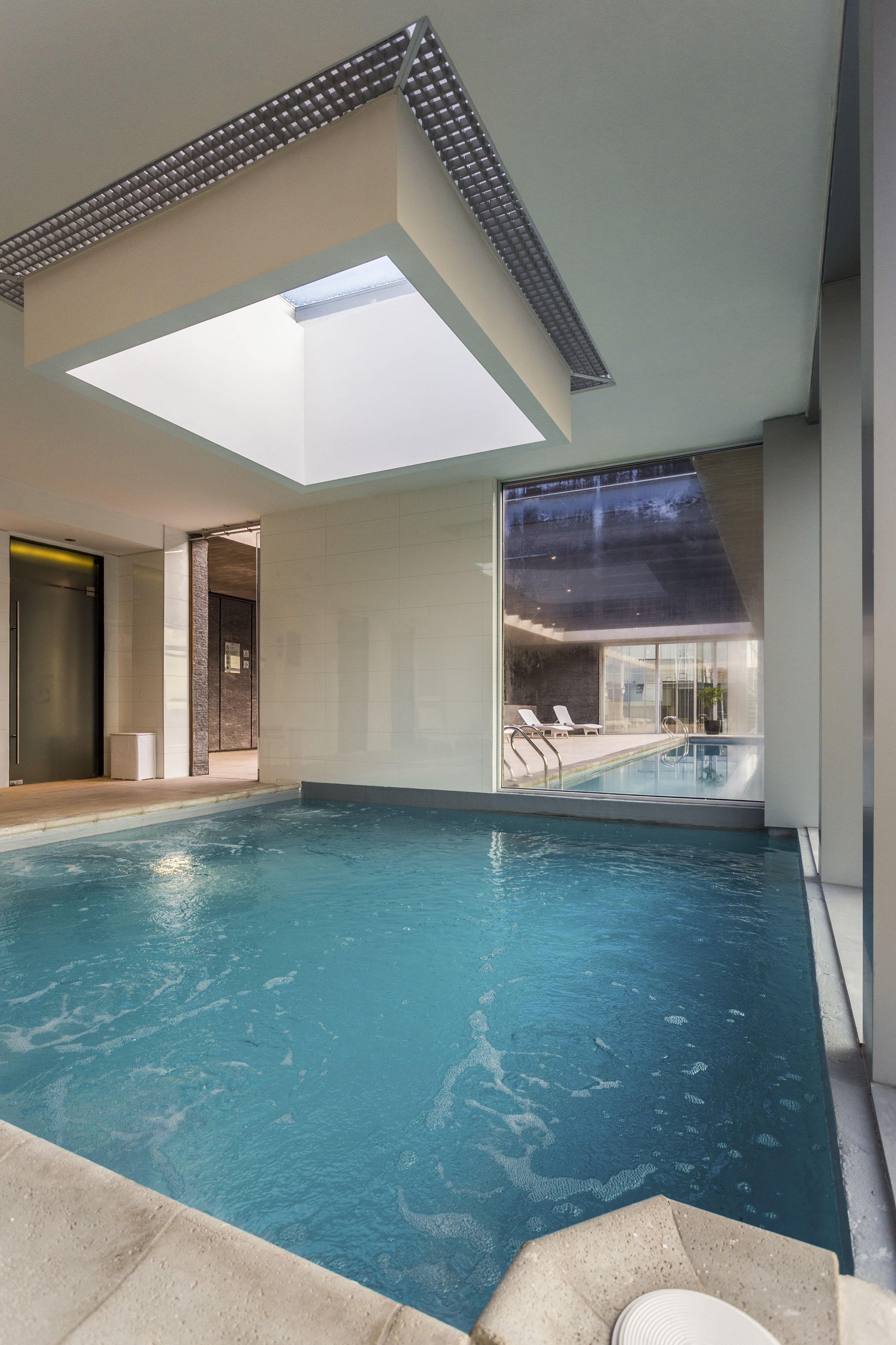 Piscina interna, piscina externa