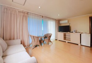 Desk, free WiFi - Good Inn Hotel (Seogwipo)