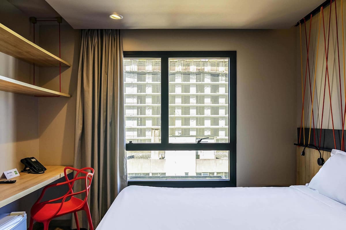 Standard-Apartment, 1 Doppelbett | Minibar, Schreibtisch, Verdunkelungsvorhänge, schallisolierte Zimmer