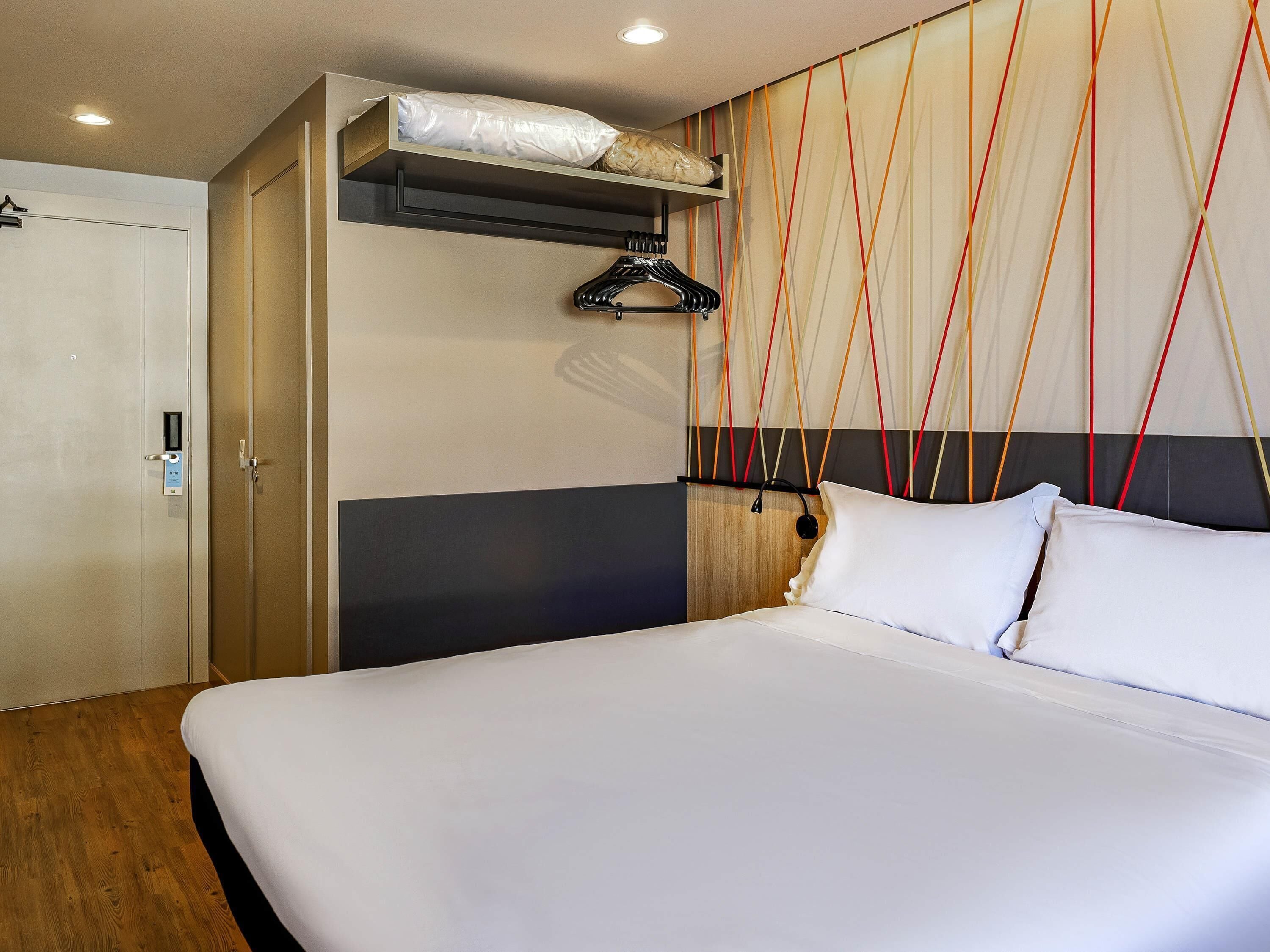 Standard Apartment, 1 Double Bed | Minibar, desk, blackout drapes, soundproofing