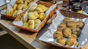 อาหารเช้าแบบบุฟเฟ่ต์ทุกวัน (BRL 53.00 ต่อคน)