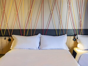 Standard-Apartment (1 Double Bed and 1 Bunk Bed) | Minibar, Schreibtisch, Verdunkelungsvorhänge, schallisolierte Zimmer