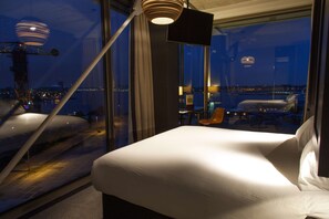 Superior Room, 1 Queen Bed, Non Smoking (Water View) | In-room safe, individually furnished, desk, laptop workspace - DoubleTree by Hilton Hotel Amsterdam - NDSM Wharf (Amsterdam)