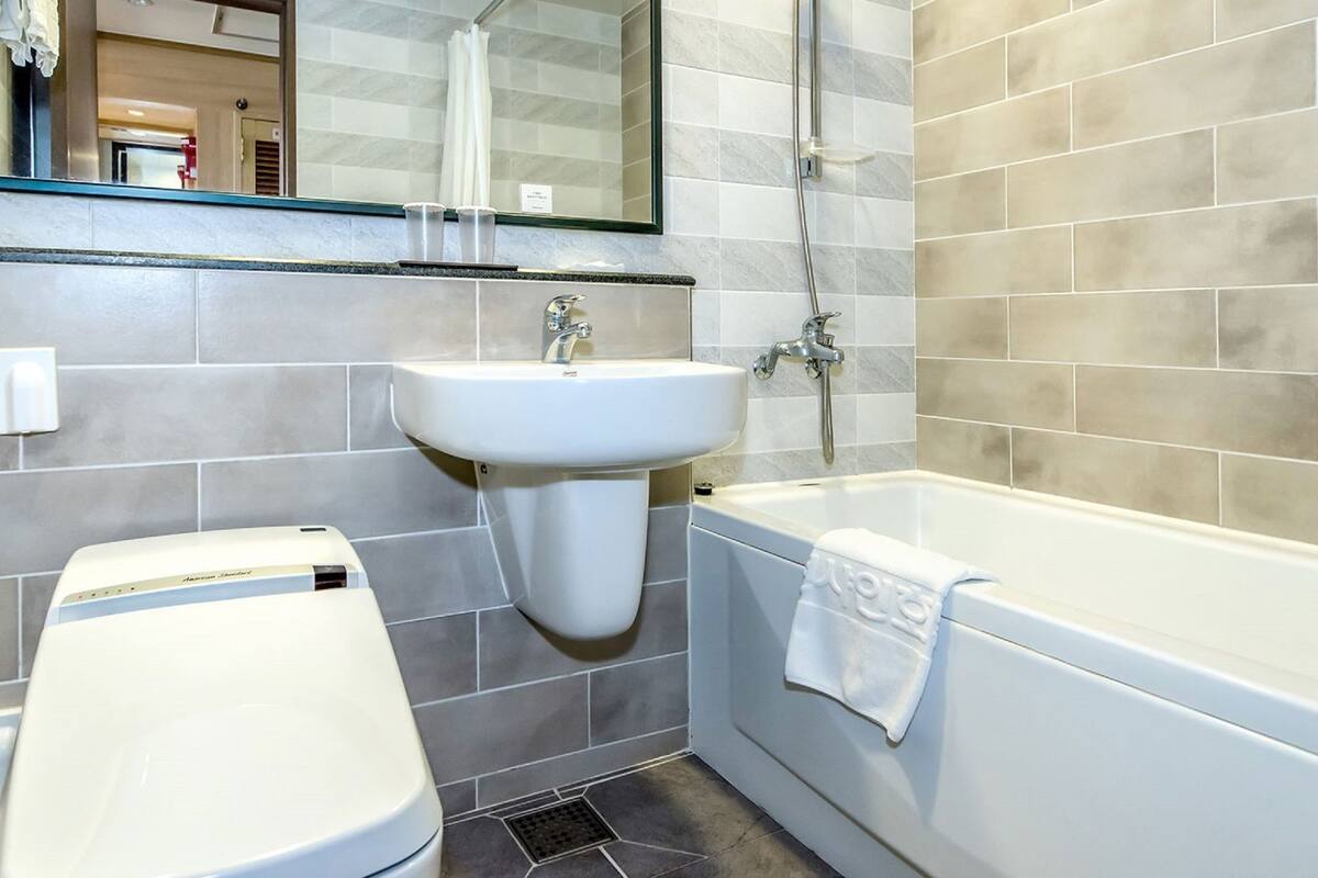 shower, free toiletries, hair dryer, bathrobes