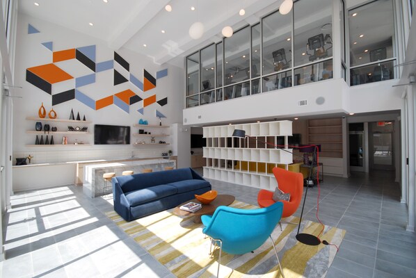 高級寢具、手提電腦工作空間、遮光窗簾/窗簾、熨斗/熨衫板