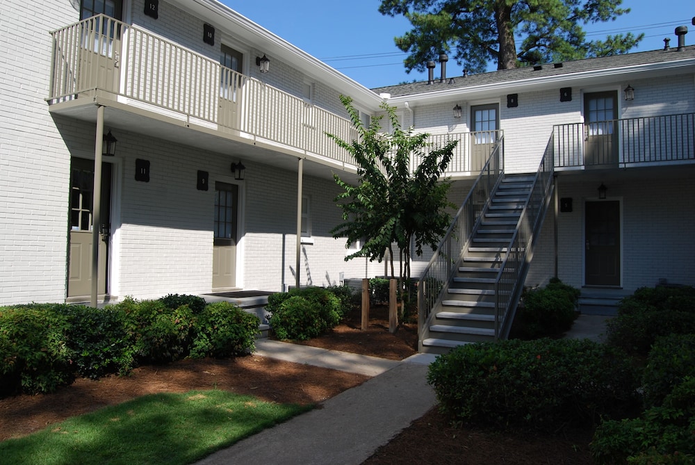Studios On 25th - Furnished Extended-Stay Apartments / Corporate Apartments / Vacation Rentals