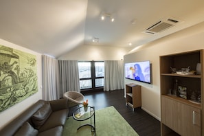 Himmerlstürmer Landhaus Suite | 1 bedroom, premium bedding, in-room safe, individually decorated