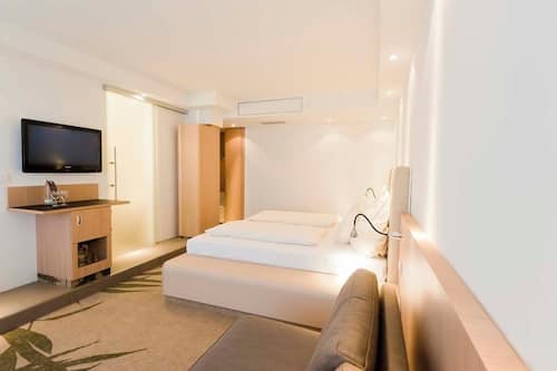 Junior Suite Himmelstürmer | Hochwertige Bettwaren, Zimmersafe, individuell dekoriert