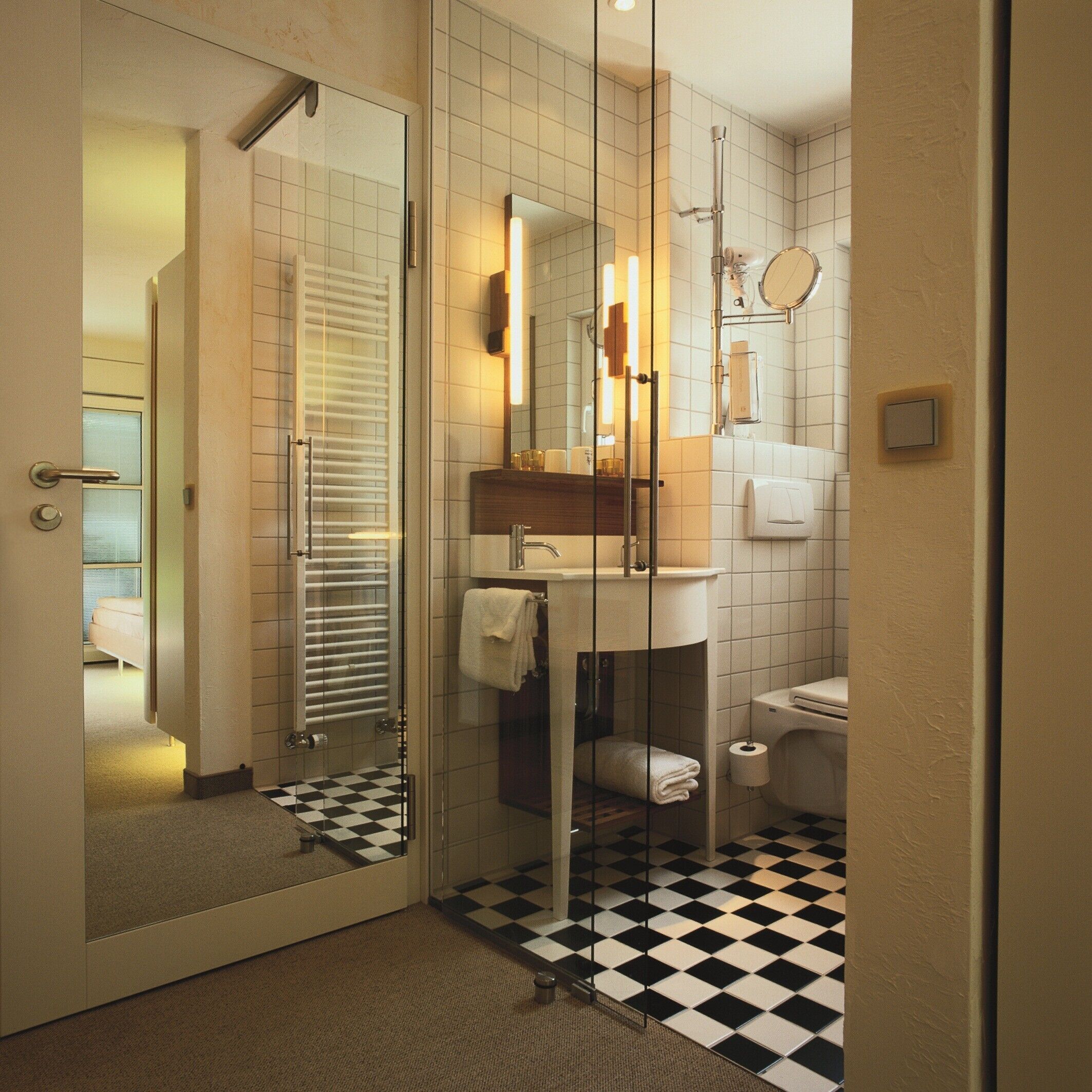 standard single room | bathroom | free toiletries, hair dryer, bathrobes, slippers