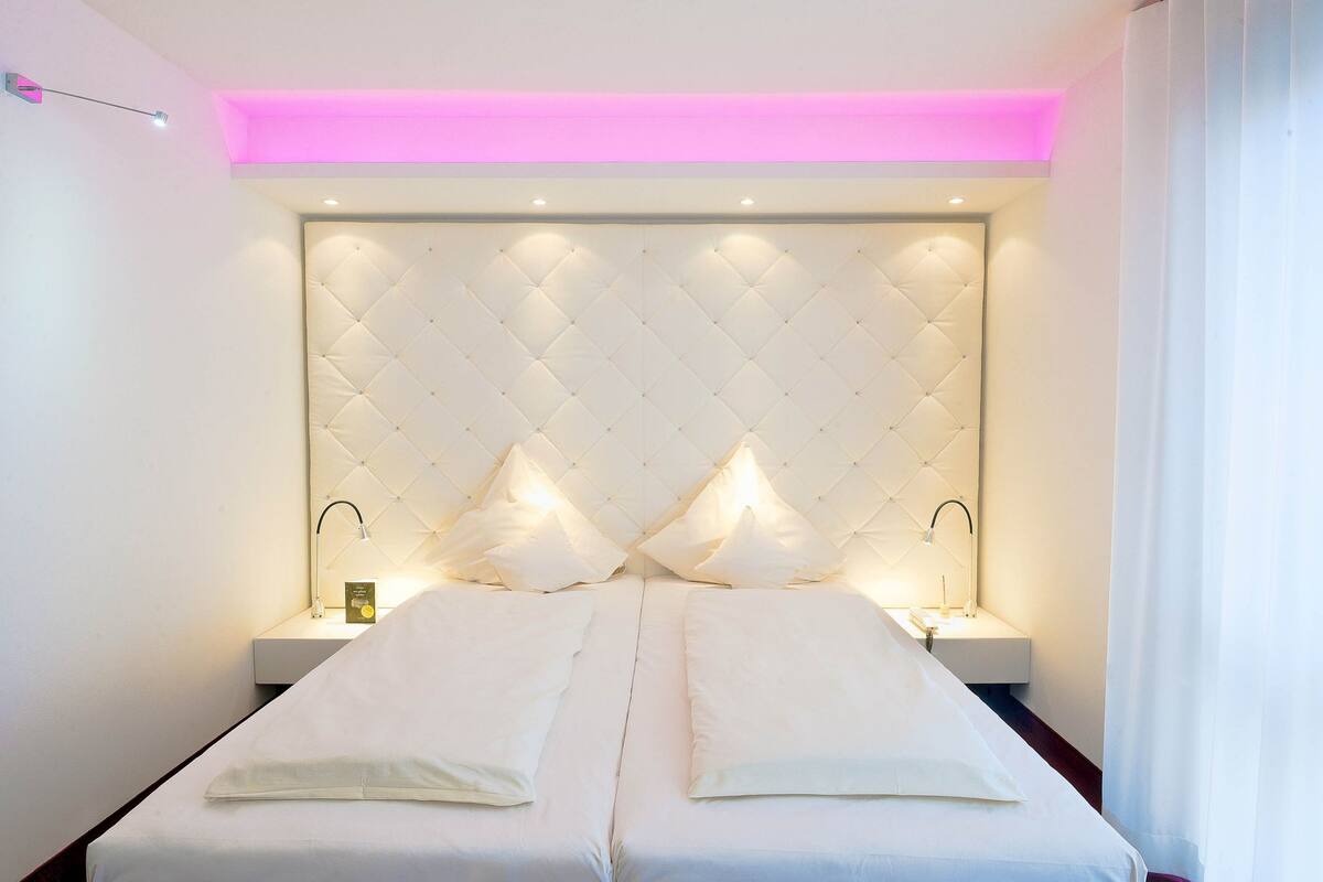 Premium bedding, in-room safe, desk, blackout curtains