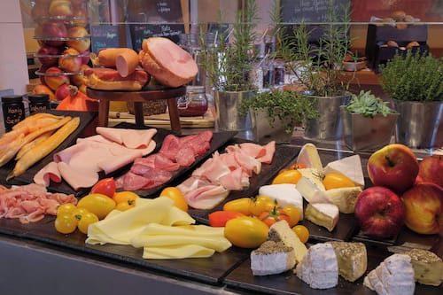 Daily buffet breakfast for a fee