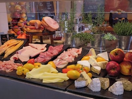 Daily buffet breakfast (EUR 22.90 per person)