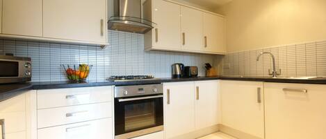 Superior Apartment, 2 Bedrooms, 2 Bathrooms | Private kitchen | Fridge, microwave, electric kettle