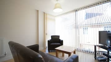Apartment, 1 Bedroom | In-room safe, iron/ironing board, free WiFi