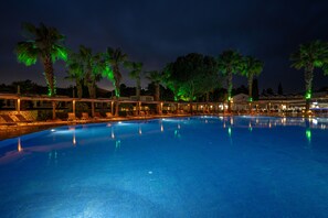 2 piscines a l'aire lliure 