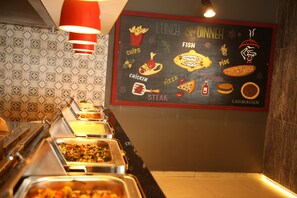 Esmorzar diari d'estil bufet gratuït 