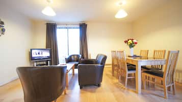 Apartment, 3 Bedrooms | Living room | LCD TV, DVD player
