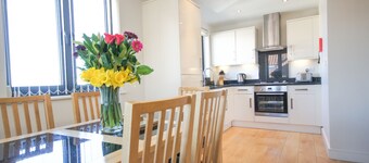 Crompton House Apartments