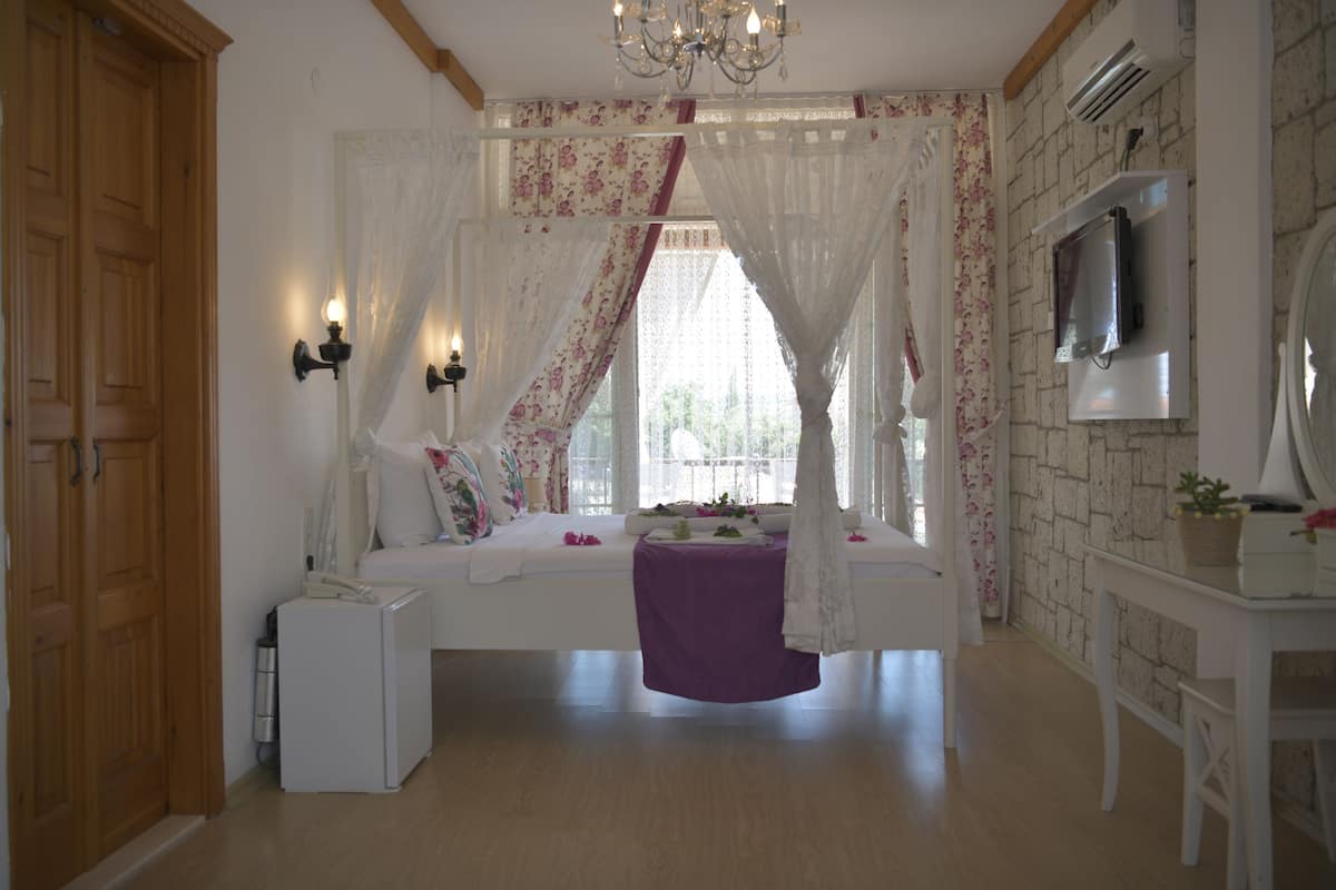 Chambre Lune de Miel | Minibar, coffres-forts dans les chambres, chambres insonorisées